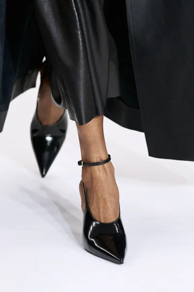 Look 32